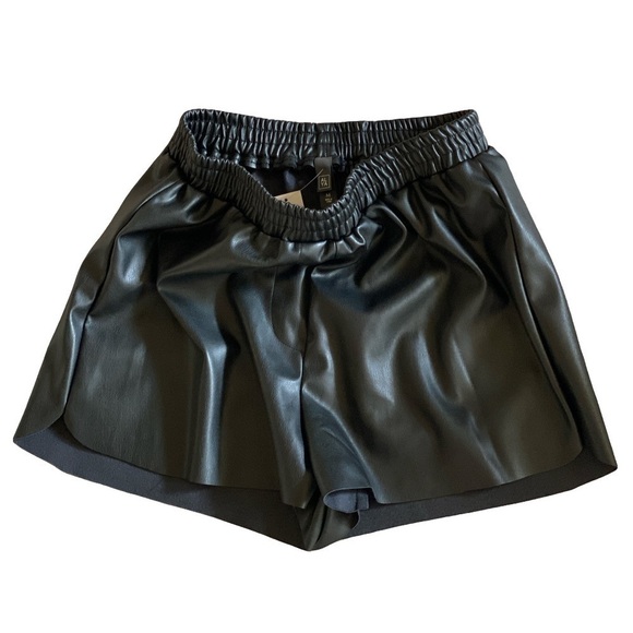 Francesca’s Gothic Vegan Leather Raw Hem Pull-on Shorts Size Medium (no p… - Picture 5 of 9